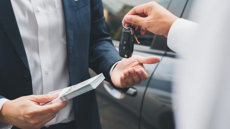 Comment les Citoyens étrangers Peuvent-ils Acheter une Voiture?